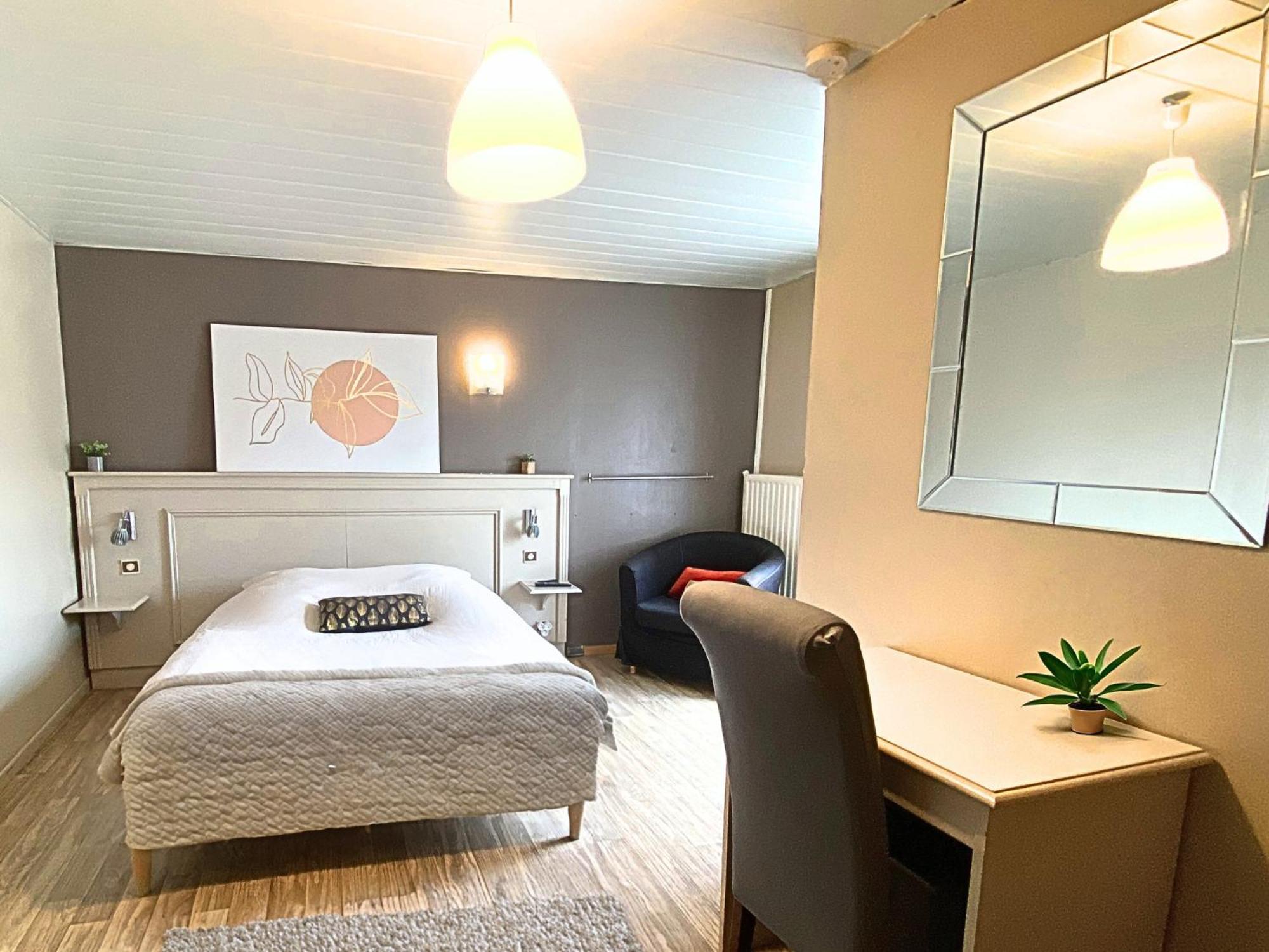 Studios & Appartements Confortables Au Centre De Bourbourg - Gare A Proximite Eksteriør bilde